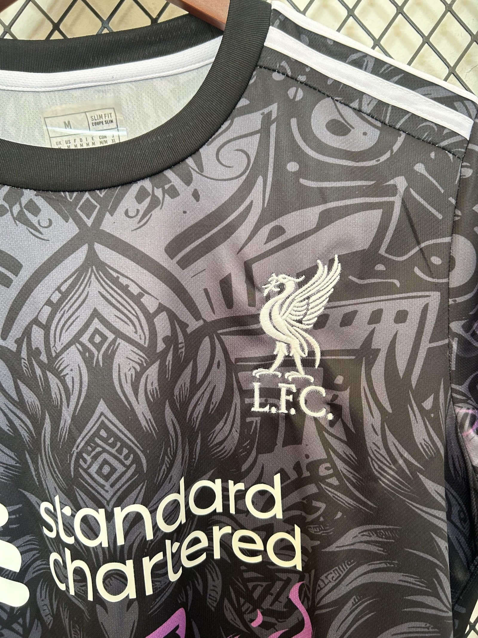 168be5af_f2e13d58-21cf-4fd6-a6fc-082ee8b6a3a2.jpg Liverpool Jersey Special Edition II 2025/2026 - Retro Football Shirt, view 6