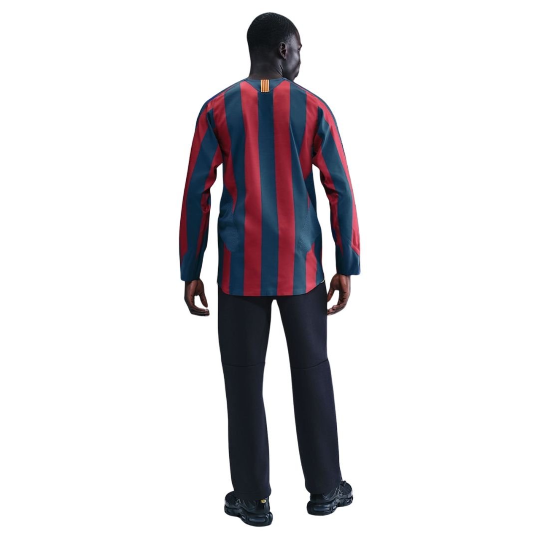 2_113d7650-310c-4acc-8509-a07912838ac9.jpg Barcelona 25/26 Retro Travel Shirt - Retro Football Shirt, view 2