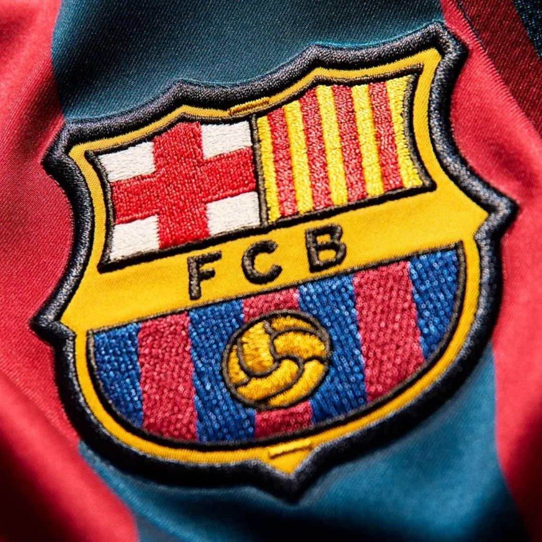 3_28b5062f-97fb-4f1c-b98a-79675eeeb7dc.jpg Barcelona 25/26 Retro Travel Shirt - Retro Football Shirt, view 3