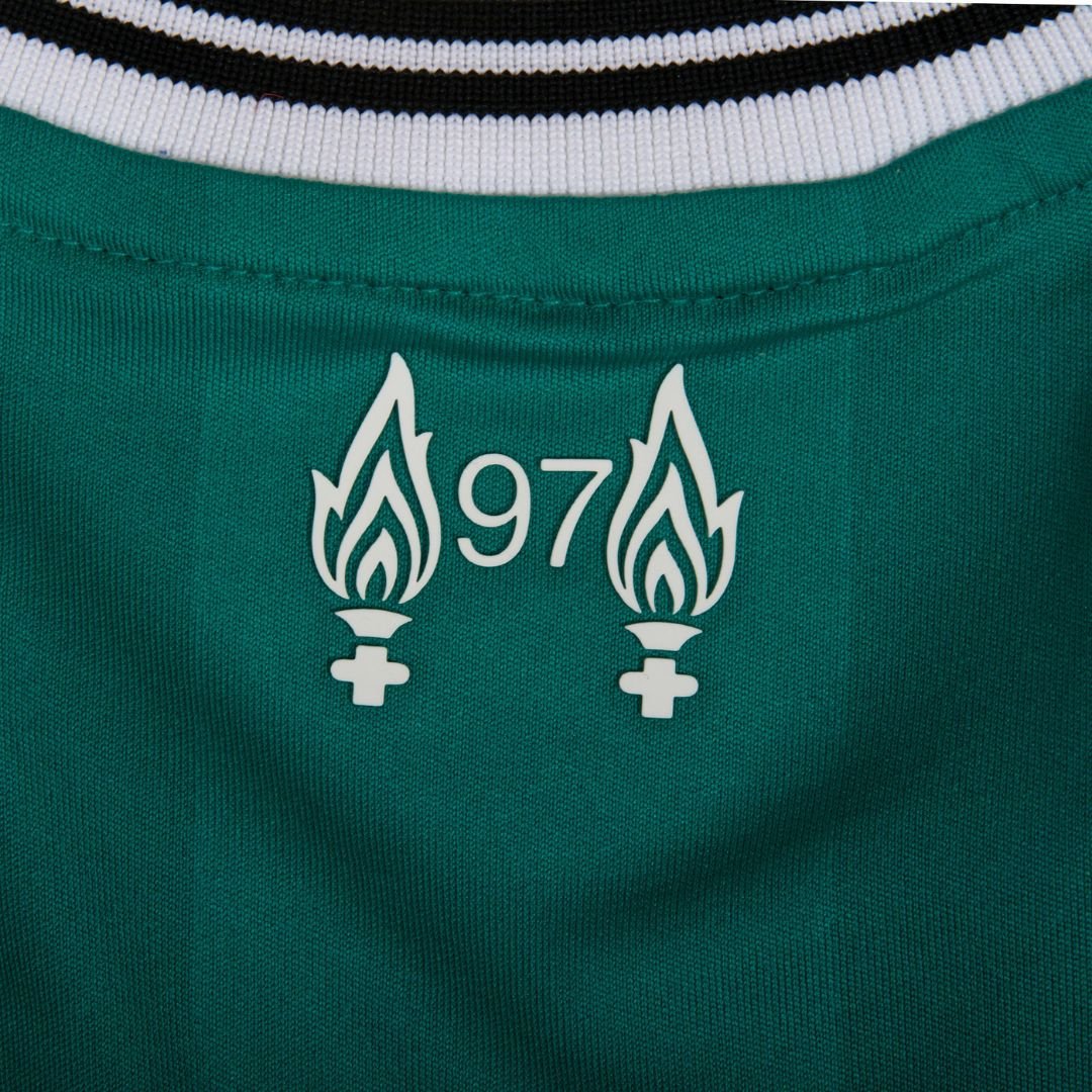 5_e0094ccf-b427-44a8-9c63-e2c4566189d2.jpg Liverpool third 25/26 - Retro Football Shirt, view 5