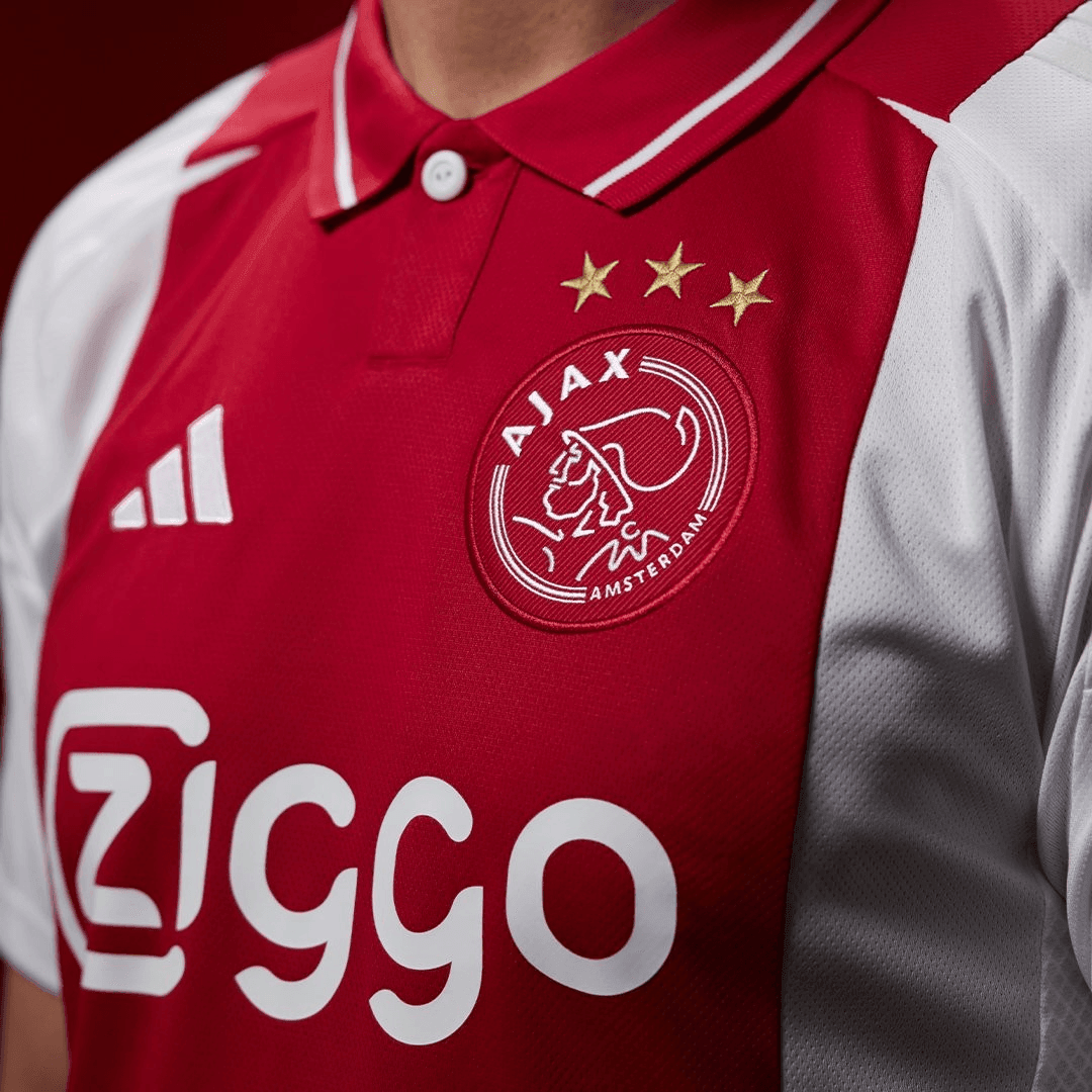 CAMISETAAJAXI2425HOMBRE_1_9d7731d9-6fc5-41a7-8cb2-014d252b2256.png