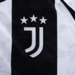 JUVENTUSHOMEI20242025BLACKANDWAITH_2_2f464f32-4e5e-4f30-aeab-85363ac030ac.png
