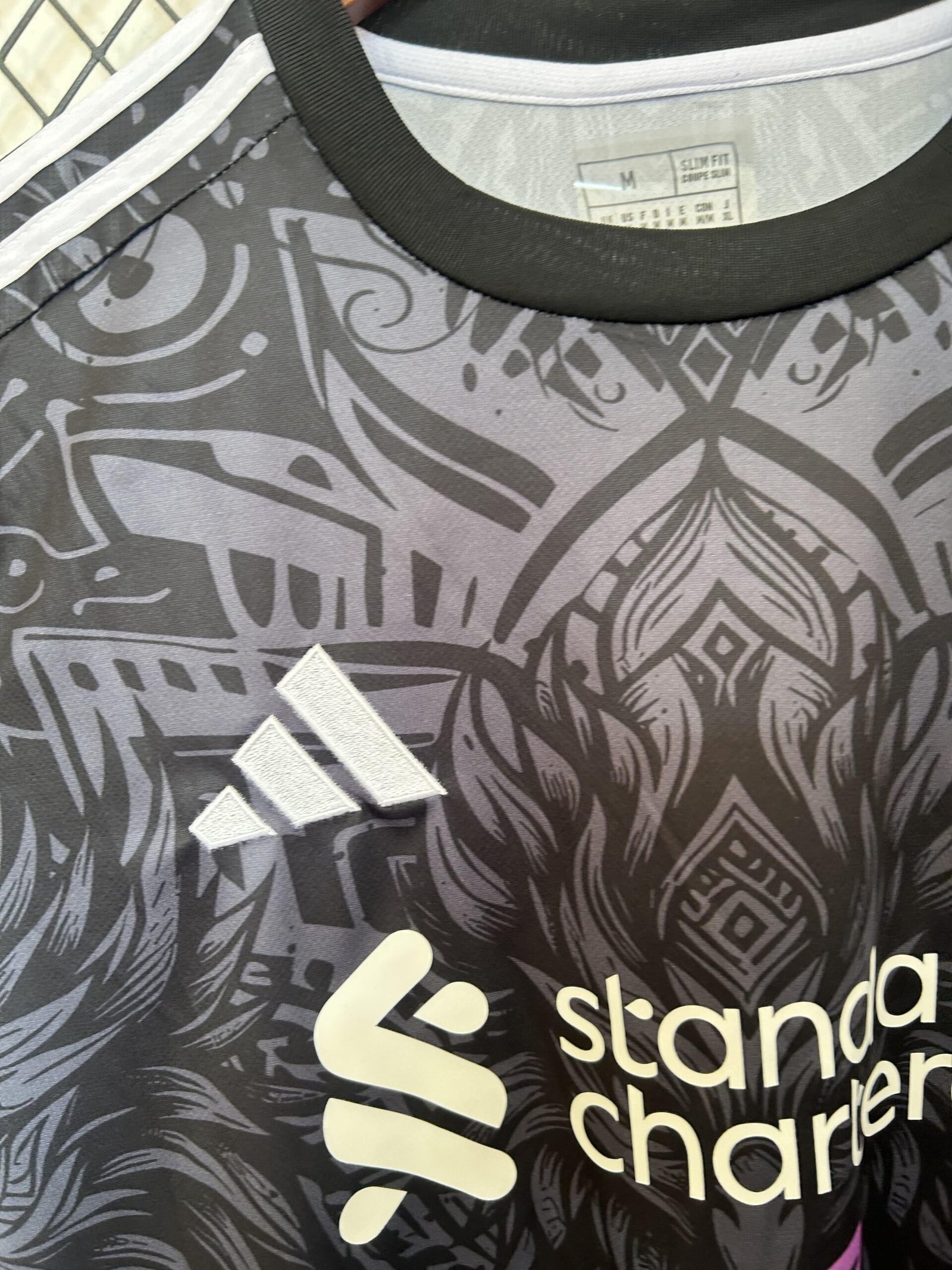 a8bab385_2172e47f-e121-4849-9f81-bb0a759463b1.jpg Liverpool Jersey Special Edition II 2025/2026 - Retro Football Shirt, view 8