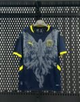 camisa-jersey-shirt-fourth-iv-alternativa-fenerbahce-2024-2025-puma-azul-amarela-masculina-torcedor-fan-792465b2e70042fbe917421824576336-1024-1024-Photoroom.jpg