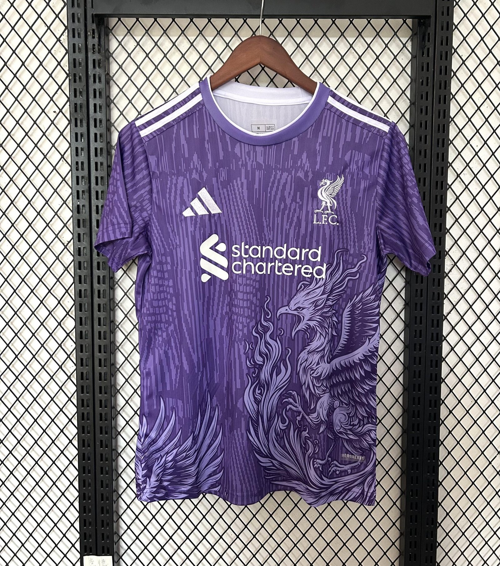 caa9b77b_7999bb0e-dceb-4b22-b863-f65cde0594cc.jpg Liverpool Jersey Special Edition VI 2025/2026 - Retro Football Shirt, view 3