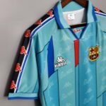camisa_barcelona_edicao_retro_96_97_2389_1_20200110090522_8fd0b4a8-e45d-4e77-bf85-b054ec656837.jpg