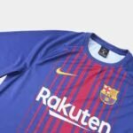 CamisaBarcelonaRetroI17_18AzuleGrena-Nike_dd269968-a4fc-472c-8d77-999ae8c416ea.jpg