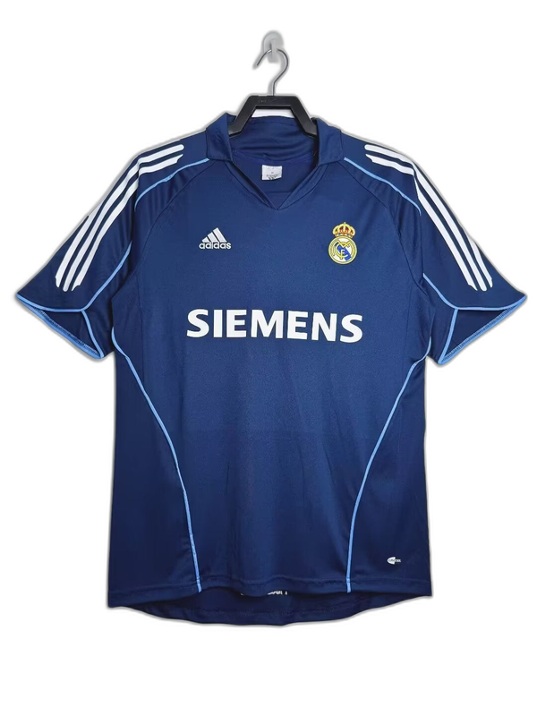 real-madrid-05-06-ii-away-jersey-retro-version-1.png