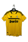 real-madrid-11-12-goalkeeper-jersey-retro-version-1.png